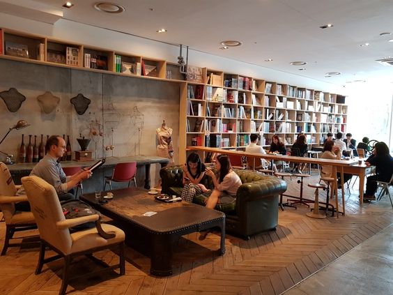 5 coffee shops in Kathmandu with bookshelves