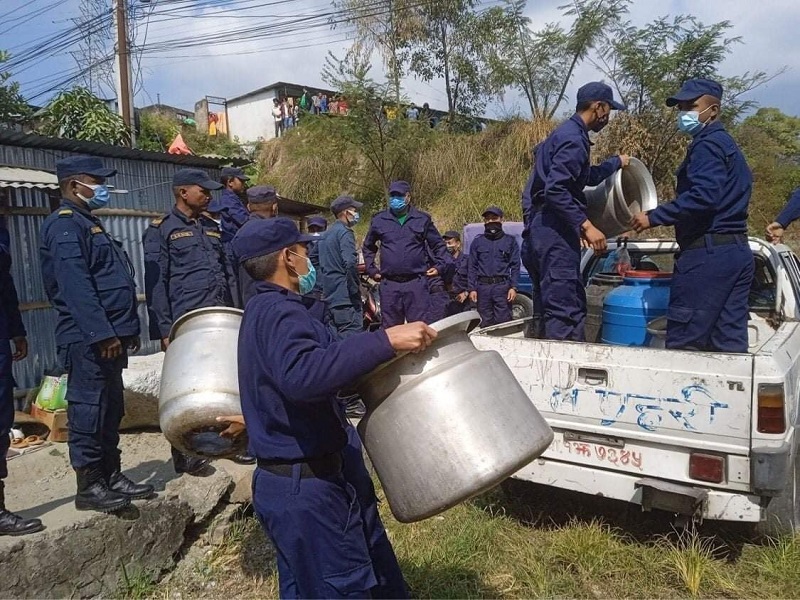 Police destroys 28,000 liters of illegal liquor