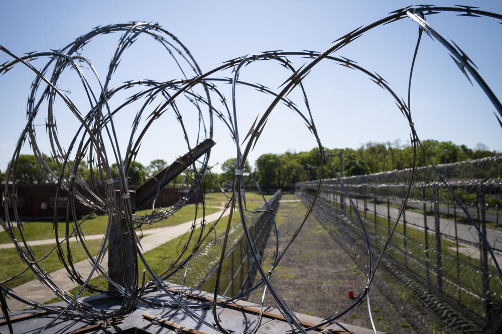 11 killed, 252 escaped in Nigerian prison attack