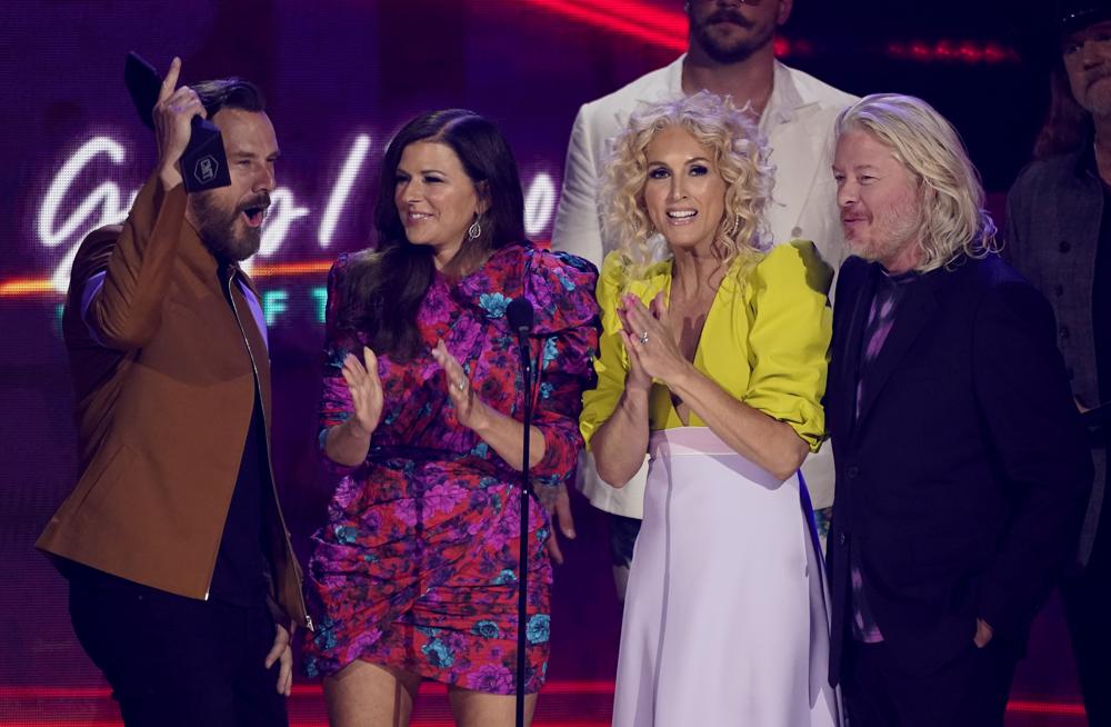 Little Big Town wins at CMT Music Awards