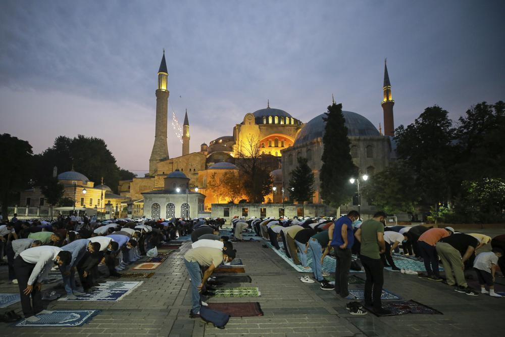 Muslims mark Eid al-Adha holiday amid Pandemic