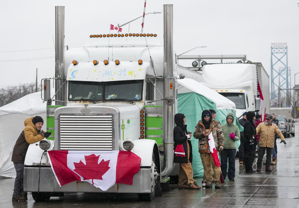 Canadian judge orders an end border bridge blockade