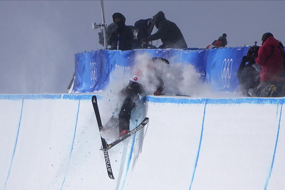 Wind creates a full-blown mess on Olympics’ penultimate day