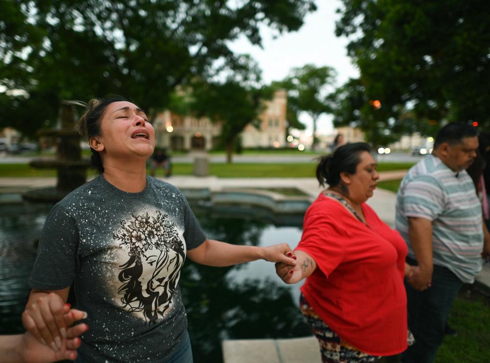 Gunman kills 19 children in Texas school rampage