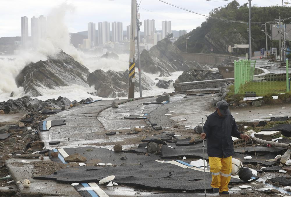 Typhoon hits South Korea