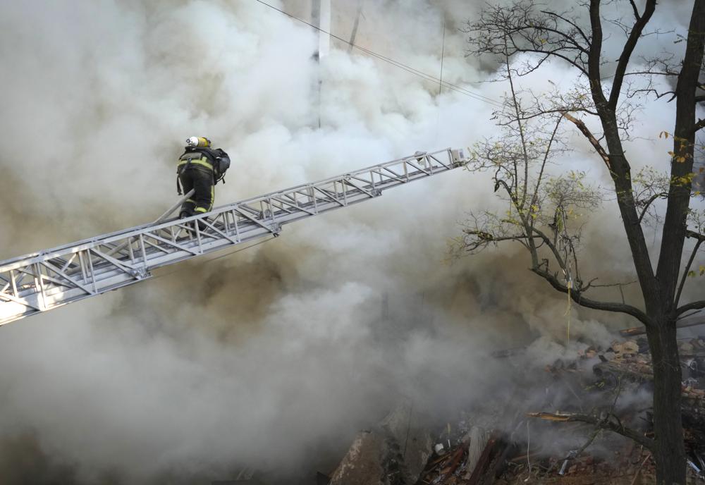 Ukraine: Explosions rock Kyiv, struck by waves of drones