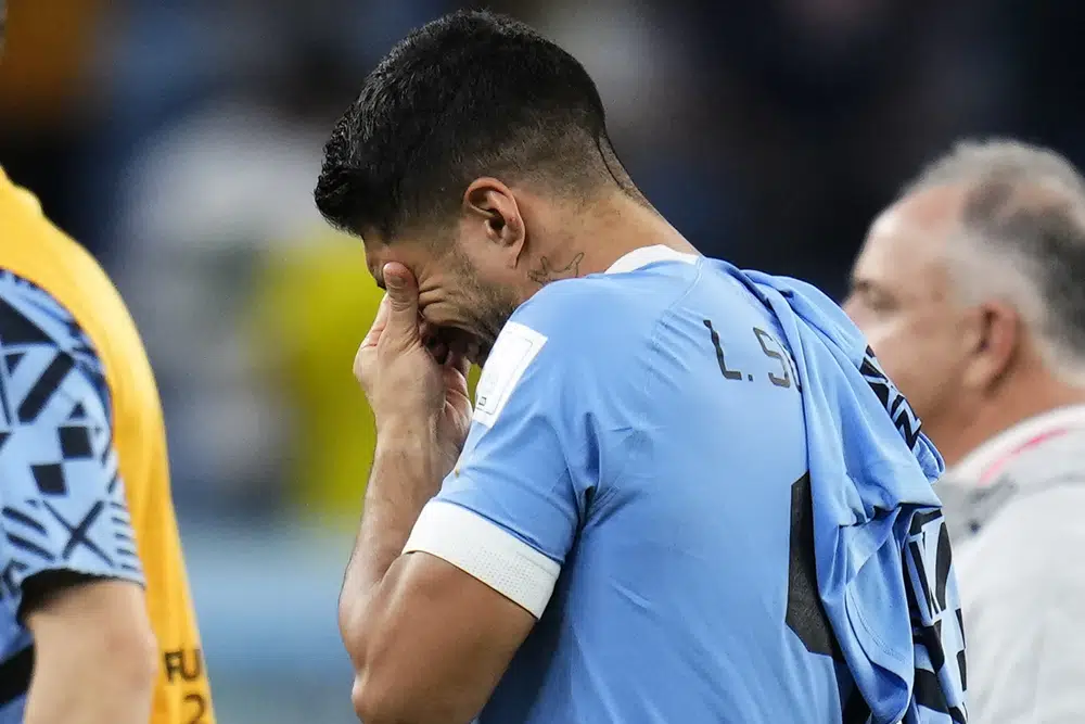 Uruguay beats Ghana 2-0 at World Cup, both teams eliminated