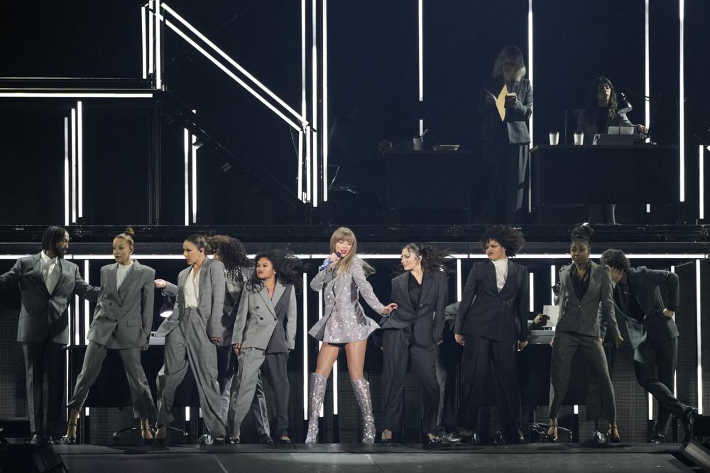 Taylor Swift kicks off US Eras Tour