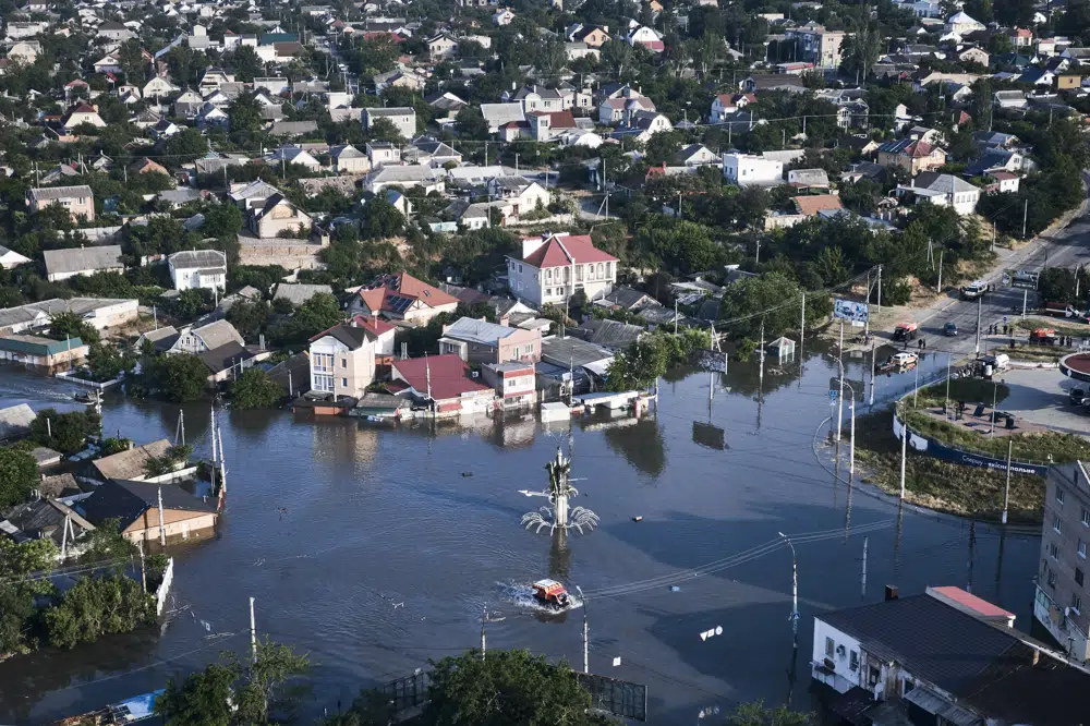 Floodwaters engulf more areas of southern Ukraine