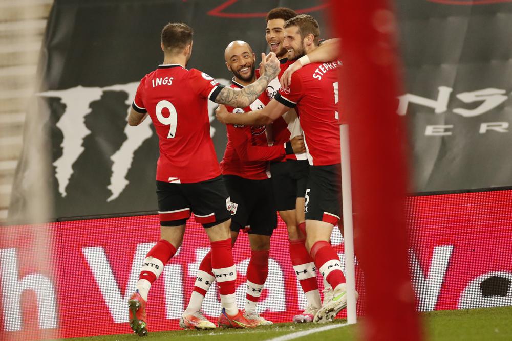 Ings scores twice as relieved Southampton beats Palace 3-1