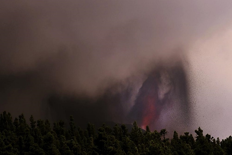 Scientists: Spanish volcano has entered ‘low activity’ phase