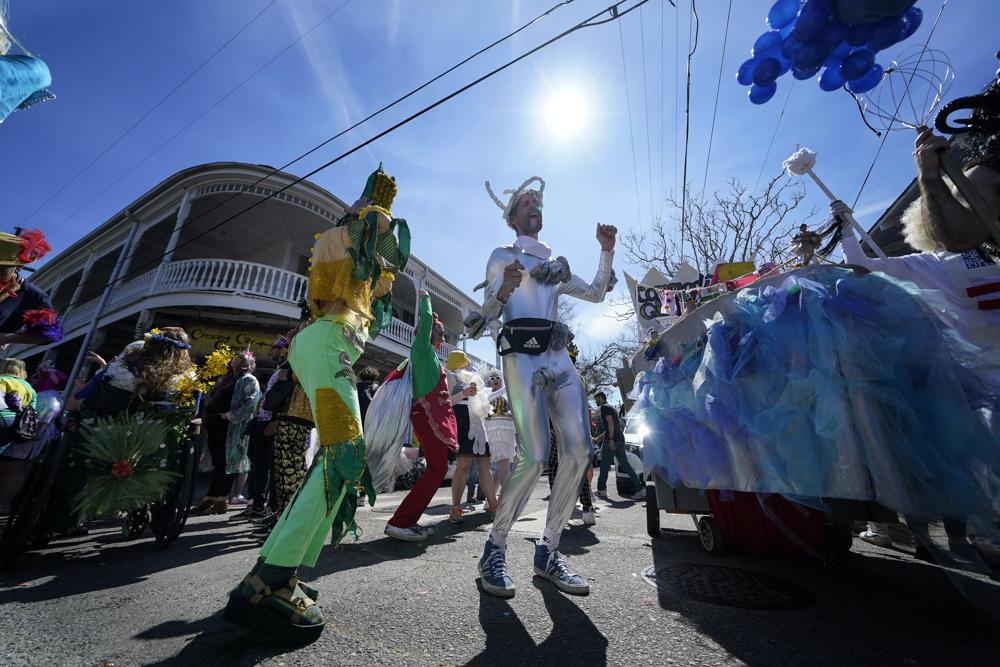 ‘I love Mardi Gras:’ Carnival spirit takes over New Orleans