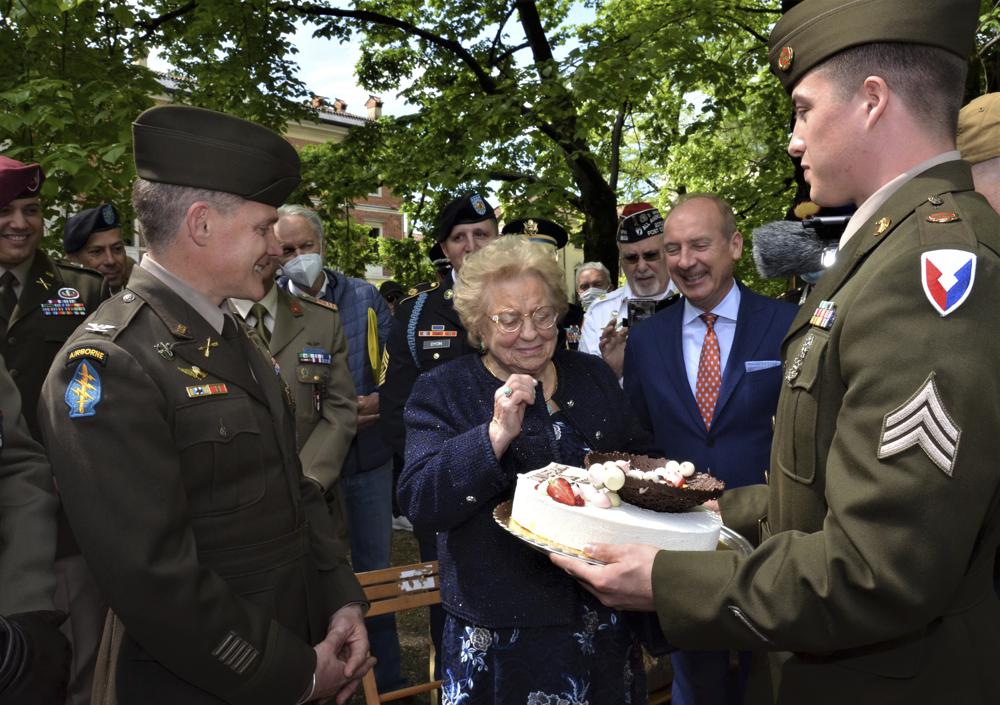 US Army ‘returns’ cake to Italian woman for 90th birthday