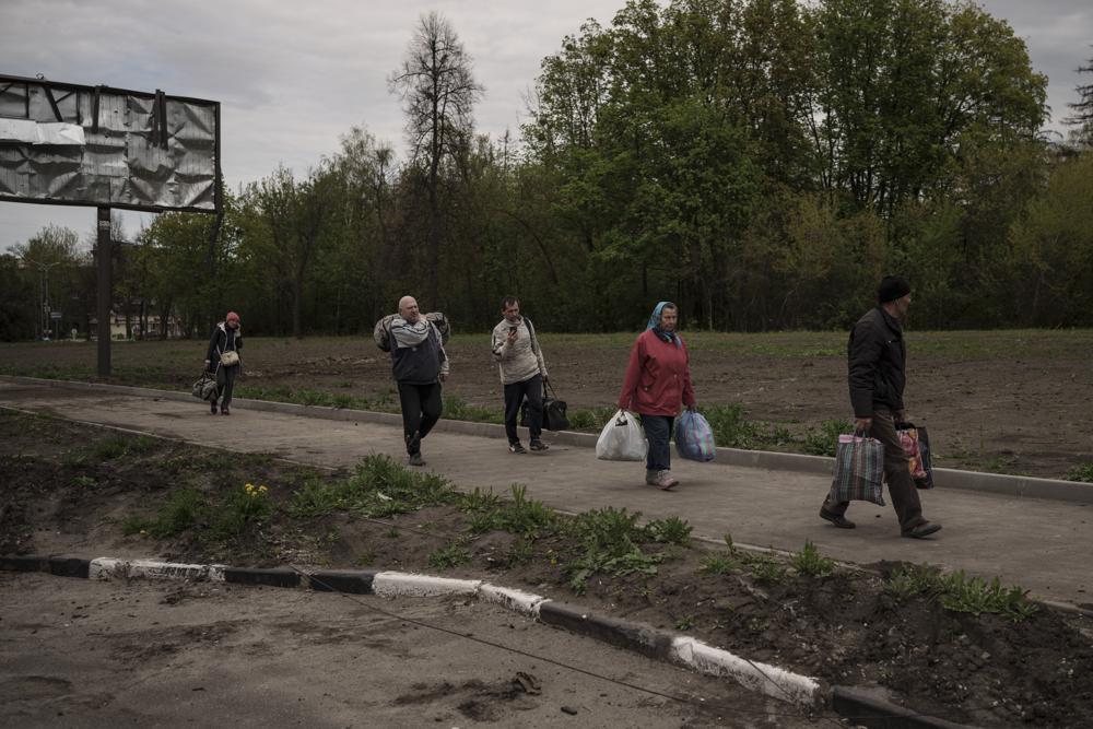 Ukrainians plead for Mariupol rescue