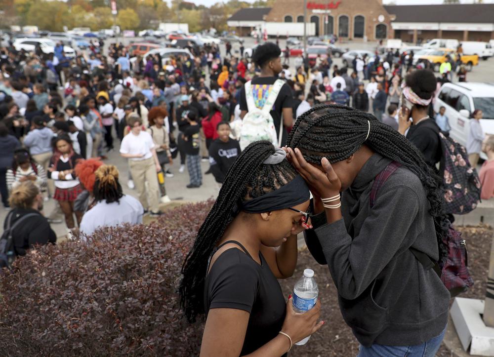 2 killed in shooting at St. Louis high school