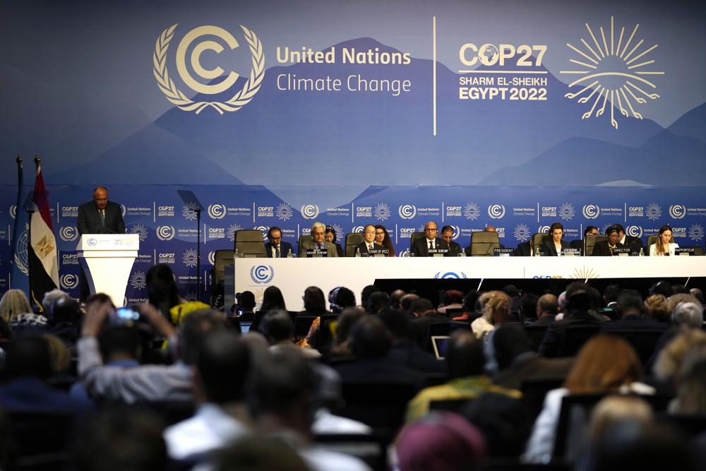 World leaders gather to talk climate amid many distractions