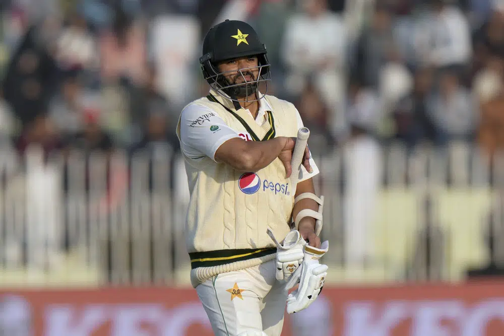 Former Pakistan captain Azhar Ali to quit test cricket