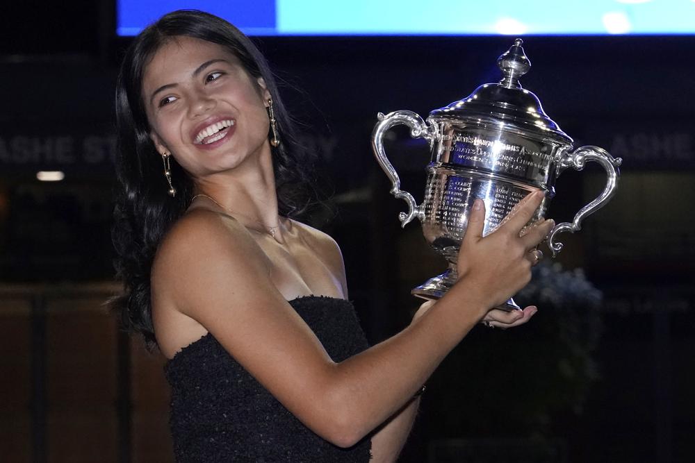 Britain’s Raducanu, 18, wins US Open