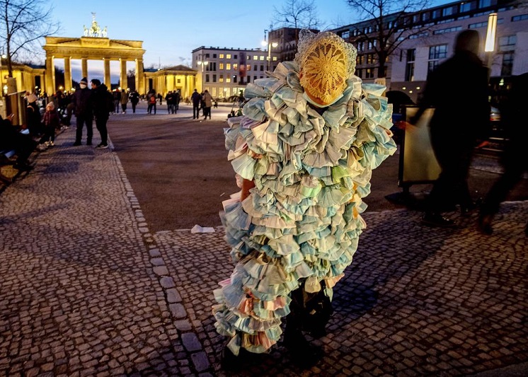 German lawmakers vote to abolish pandemic restrictions