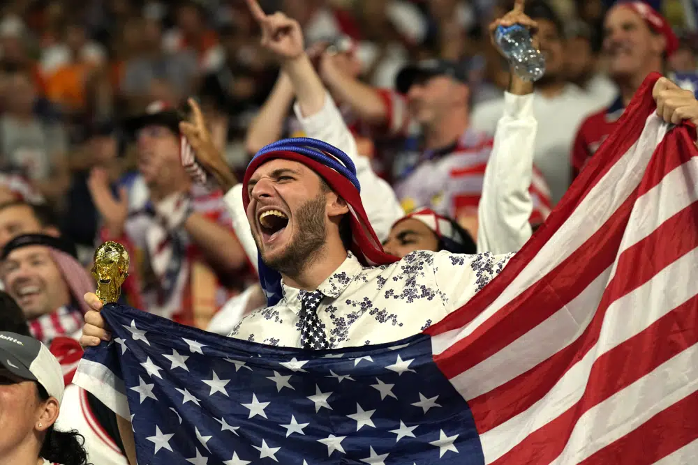 Fans’ wild World Cup fashion draws praise