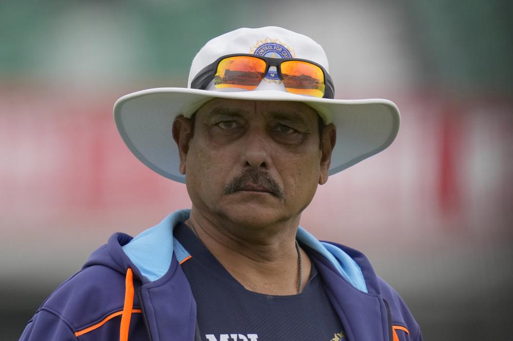 India head coach Shastri tests positive for COVID-19