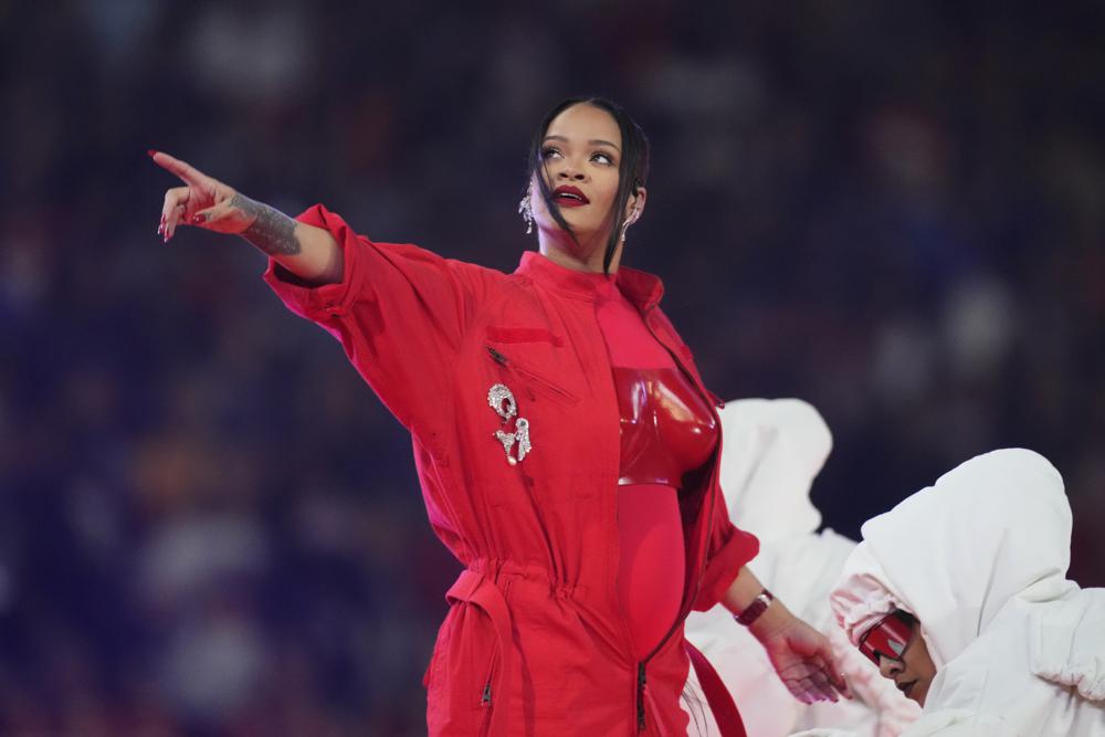 Rihanna is pregnant again