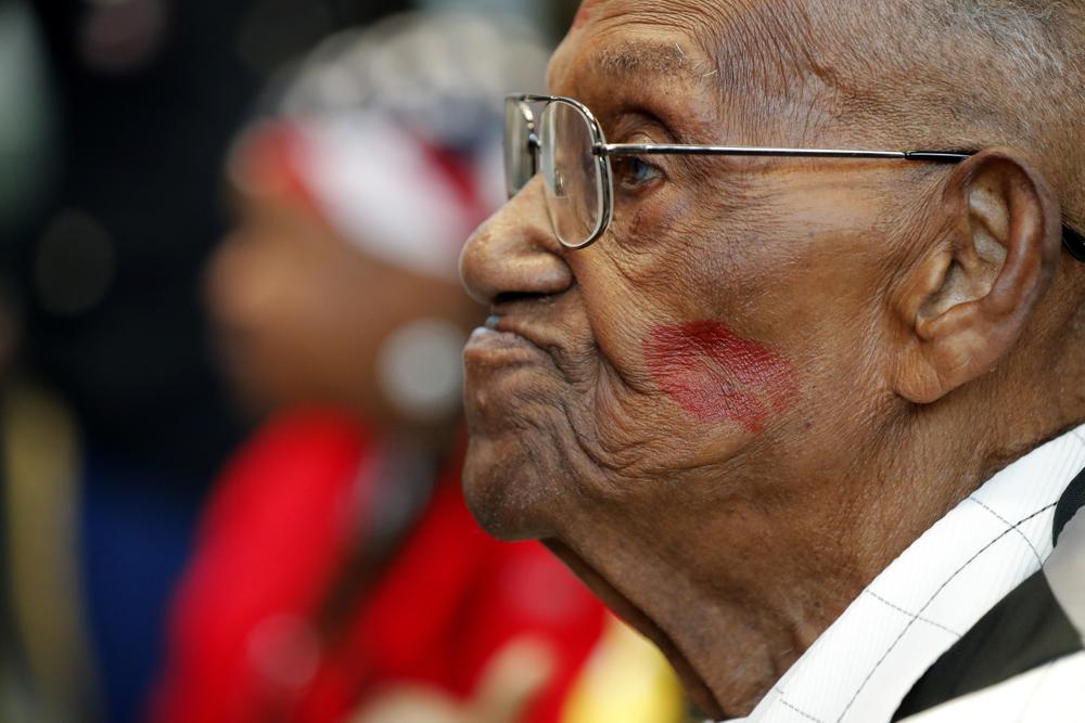 Oldest World War-II veteran of USA dead at 112