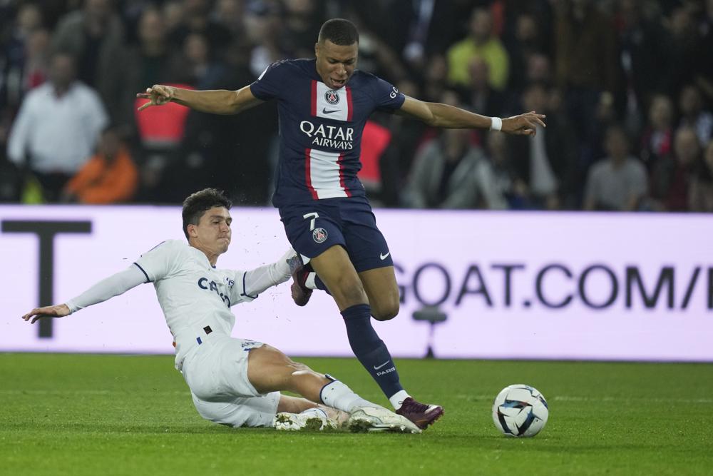 Mbappé denies he wants to leave PSG