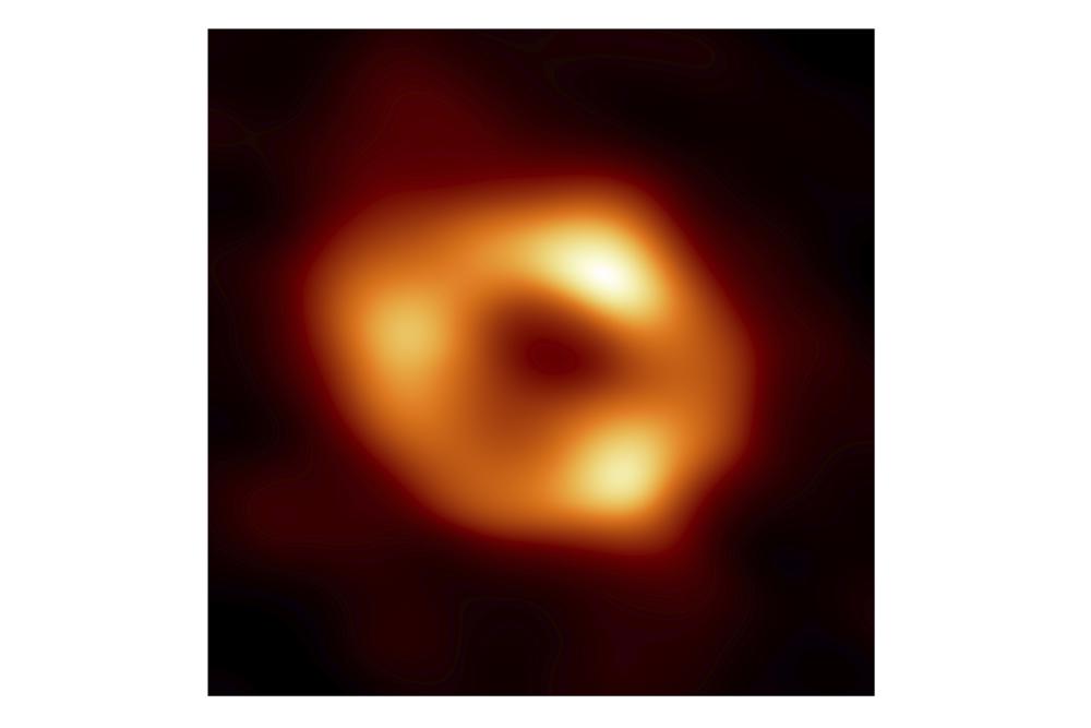 1st image of Milky Way’s huge black hole