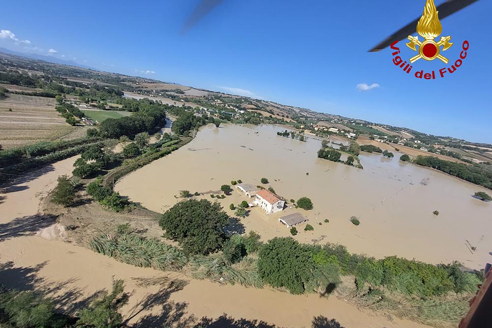 Floods in Italy kill 10