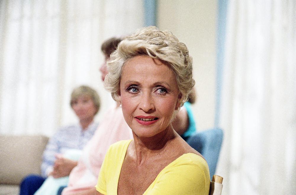 Jane Powell, Hollywood musicals star, dies at 92