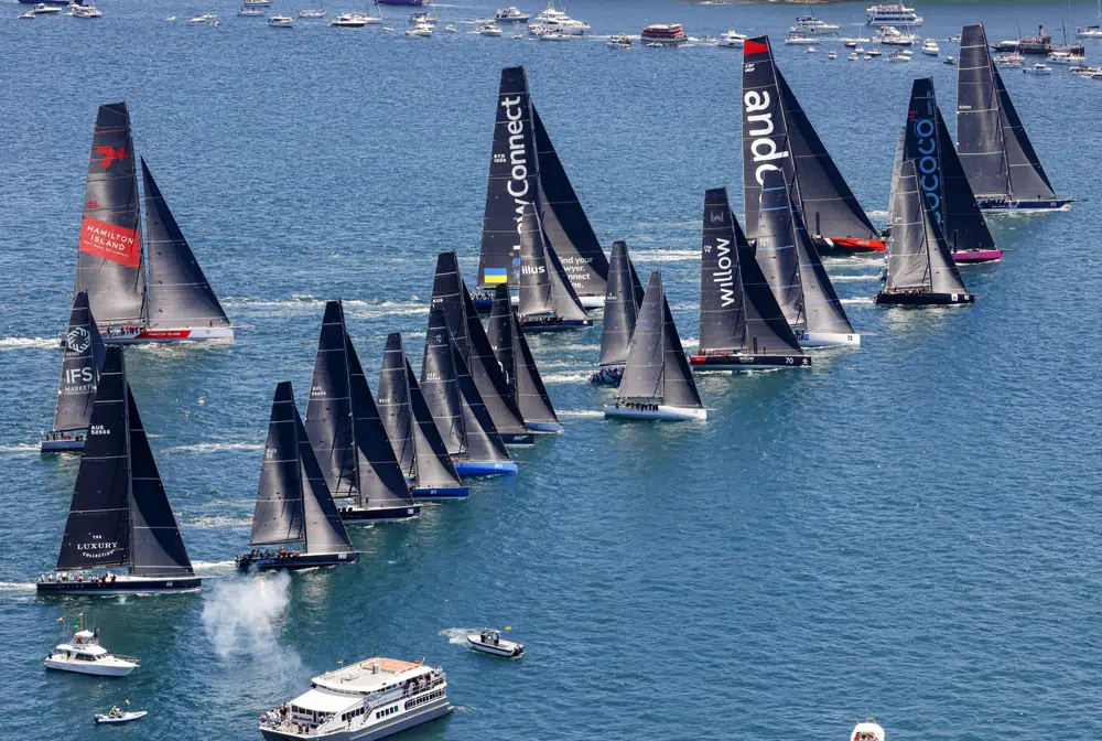 Action-packed start to Sydney to Hobart race