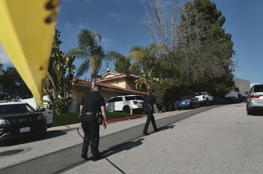 3 dead, 4 hurt in ritzy LA neighborhood