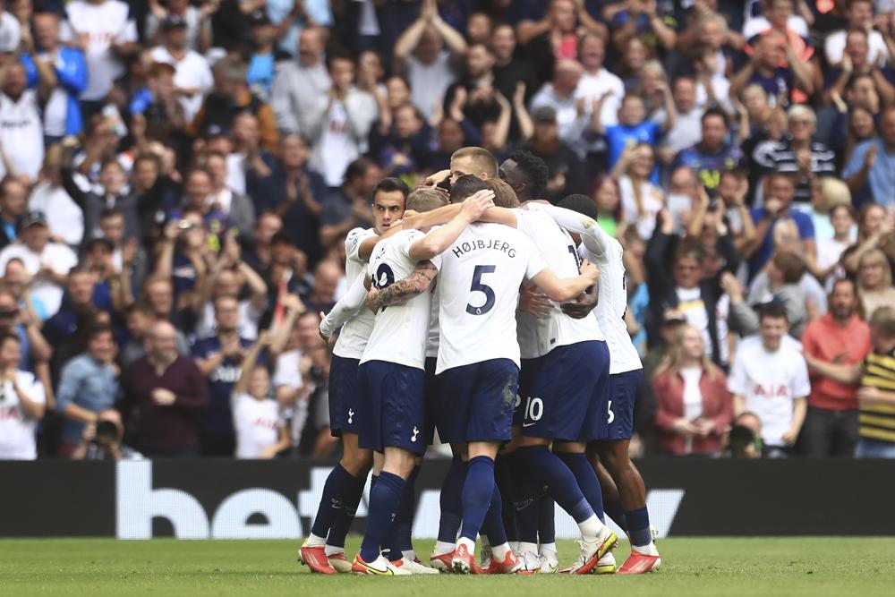 Tottenham beat Watford 1-0, top of the table