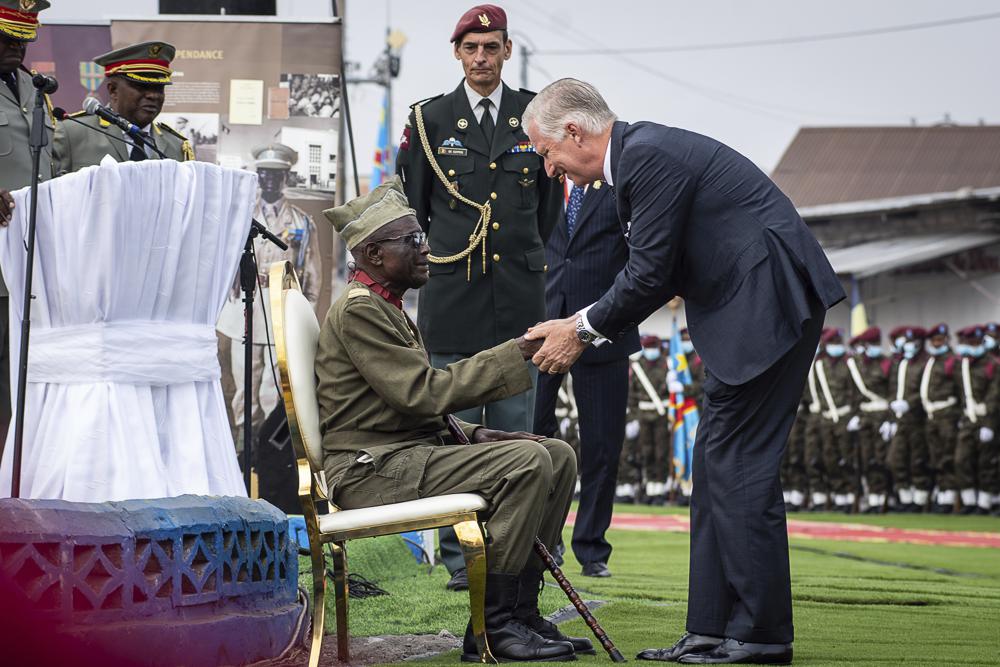 Belgian king starts Congo visit, gives award to WWII veteran