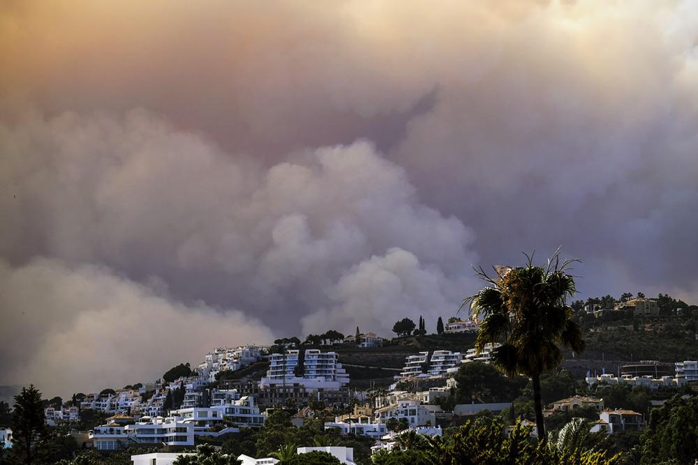 Officials says southern Spain wildfire stabilized