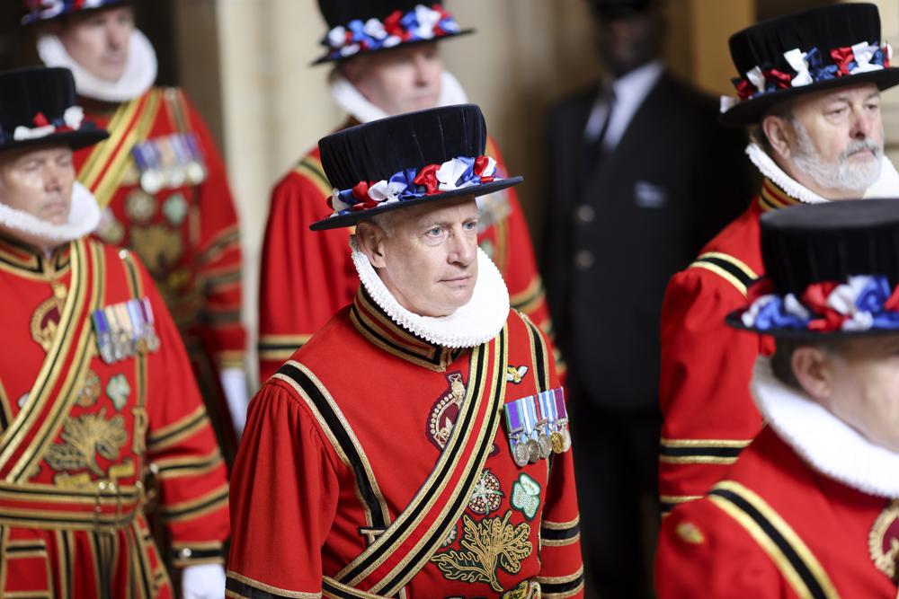 UK Parliament opens with pomp