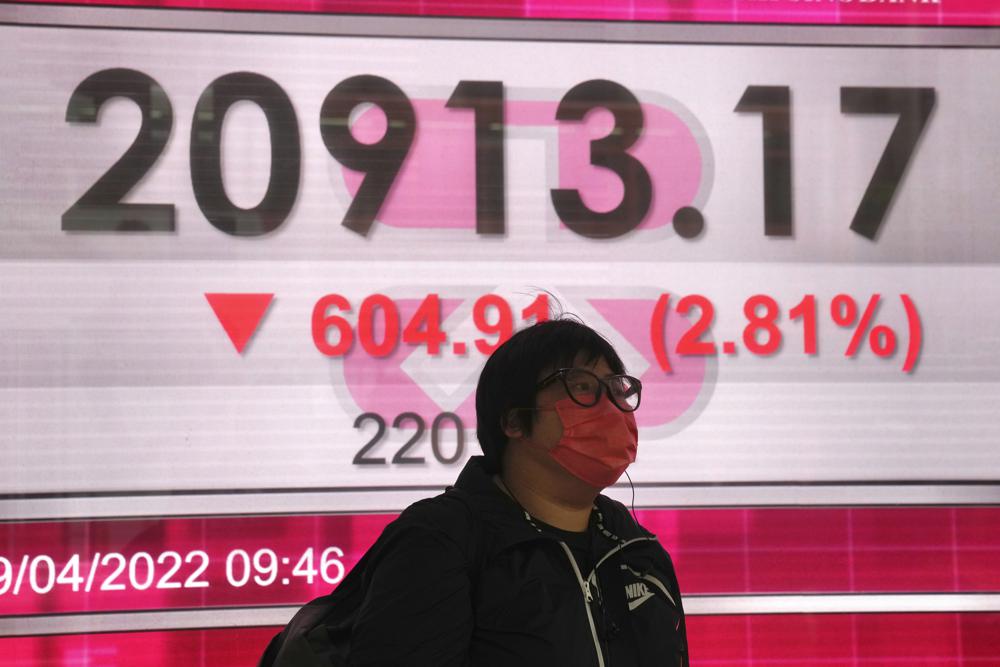 Asian shares mostly higher despite fears of recession