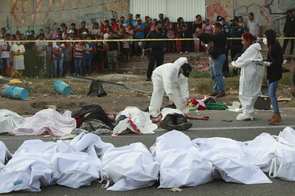 53 die in crash of truck smuggling migrants in Mexico