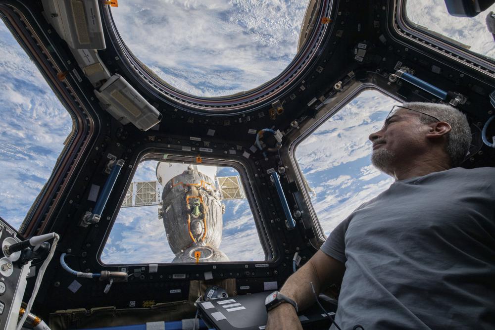 US astronaut ends record-long spaceflight