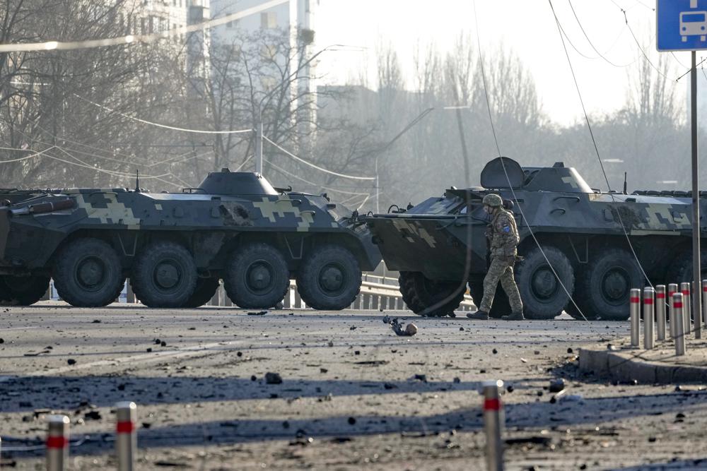 Ukraine: Curfew extended as Russian troops press on capital