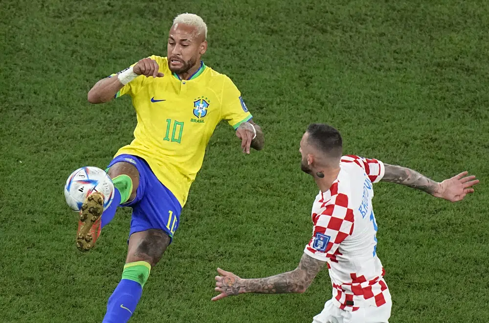 Brazil and Croatia go to penalties at World Cup at 1-1