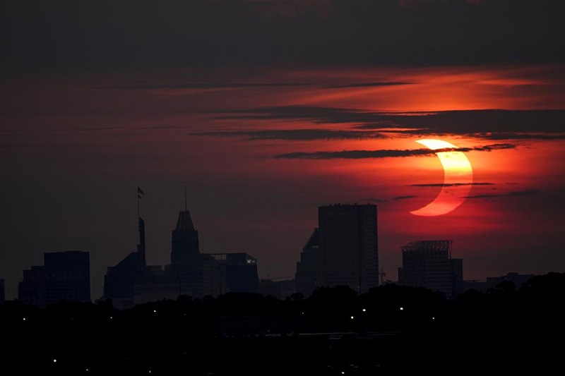 Solar eclipse thrills world’s northern tier