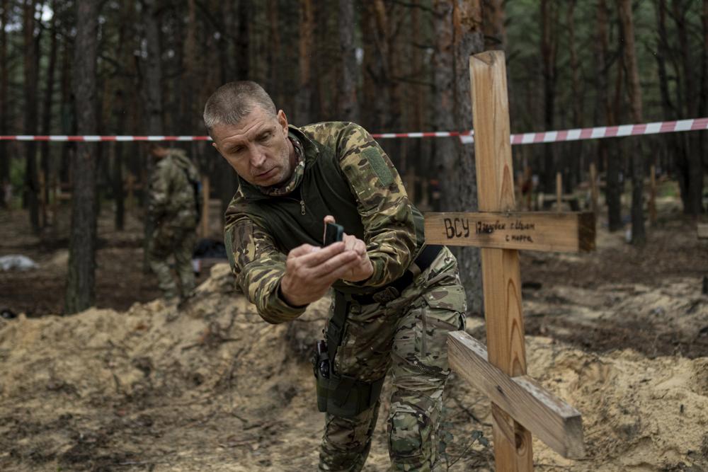 Mass grave found near recaptured city