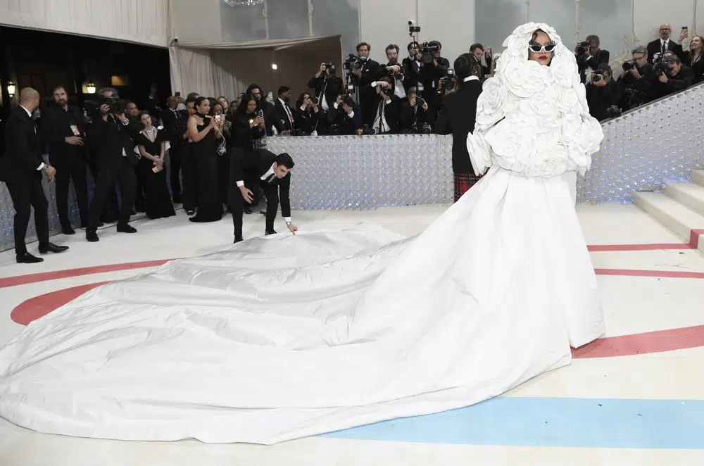 Met Gala: Rihanna, Jared Leto as Choupette, Kim K. in pearls