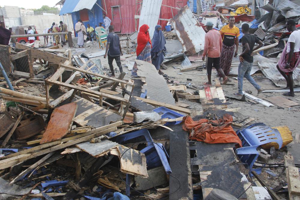 Somalia’s extremists bomb restaurant in the capital; 6 dead