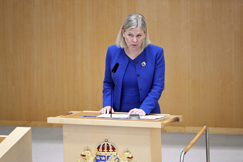 Swedish lawmakers debate joining NATO