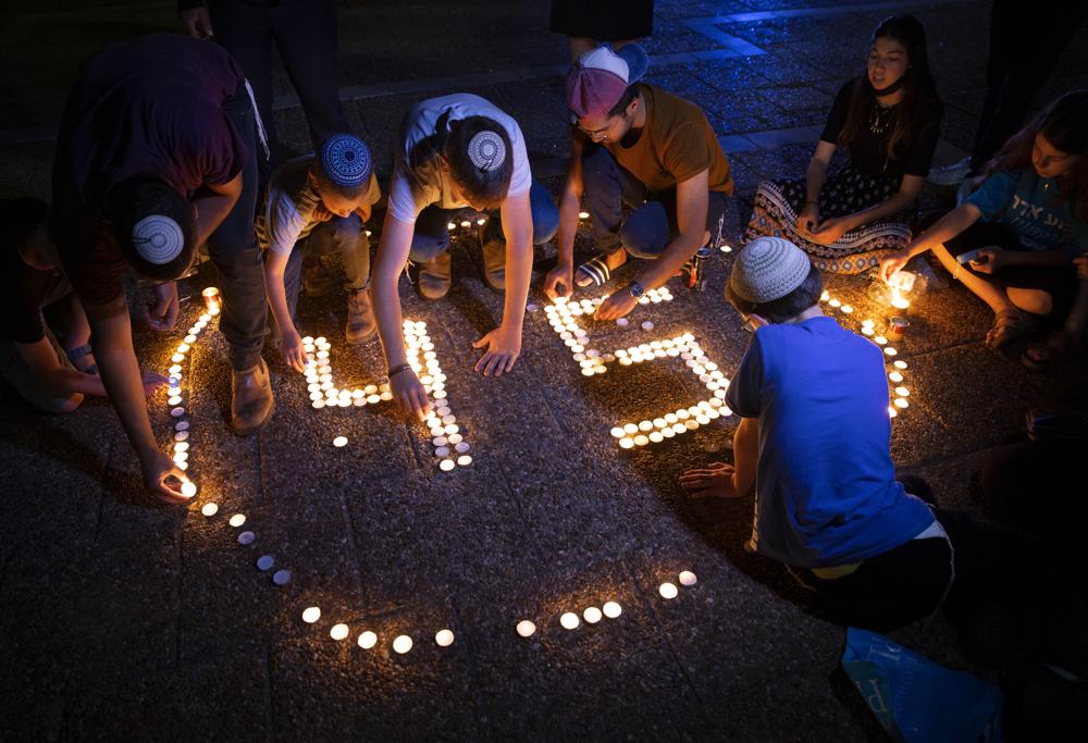 A year after disaster, thousands flock to Israeli holy site