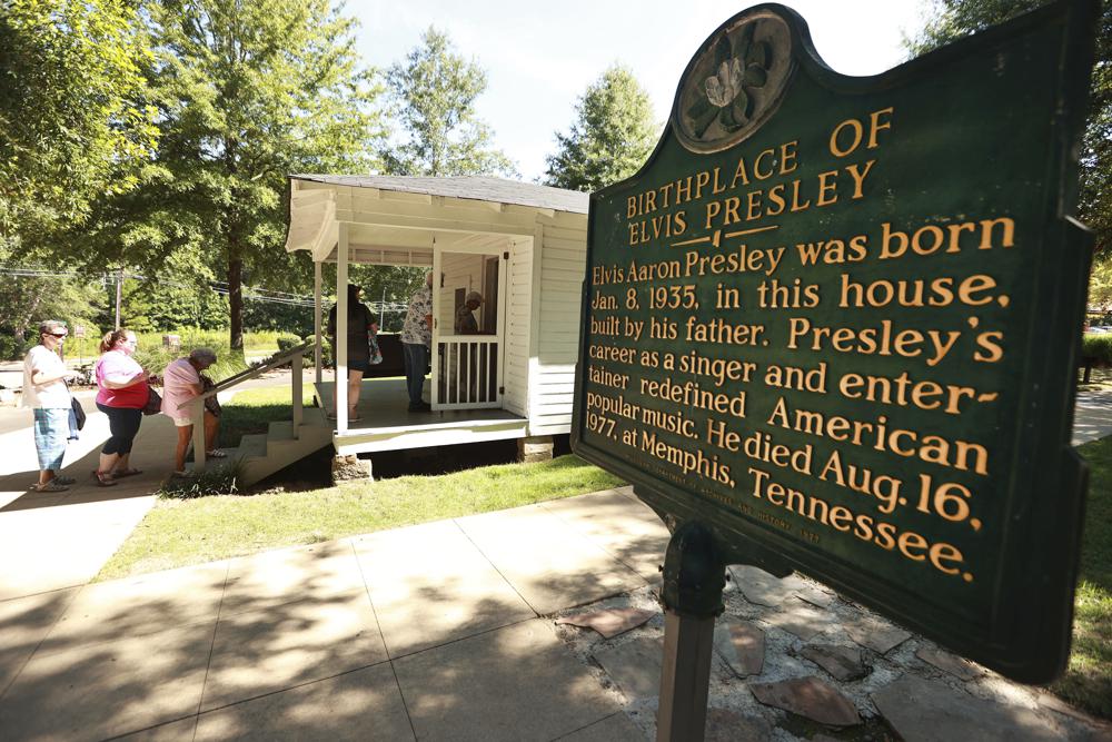 Elvis death anniversary increases tourism at his birthplace