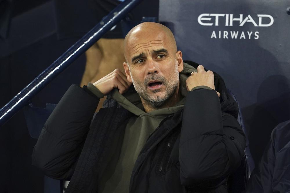 Guardiola extends Manchester City contract